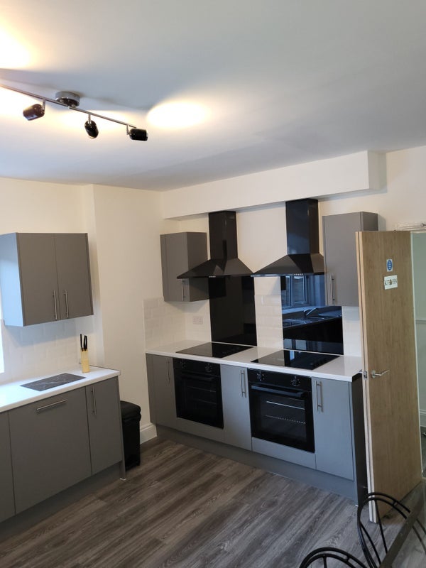 Room Walliscote Road in Weston-super-Mare