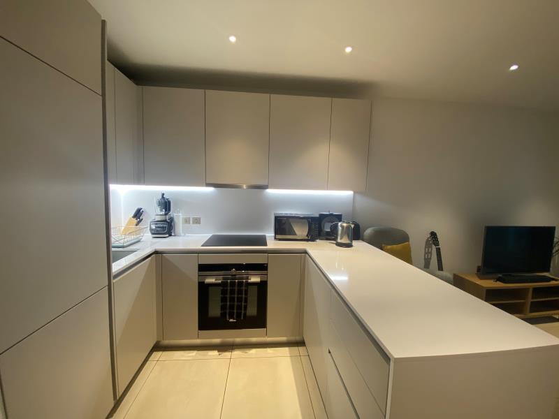 Flat Elvin Gardens in London