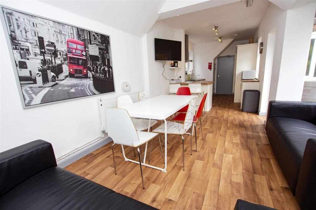 Flat Bournbrook Road in Birmingham