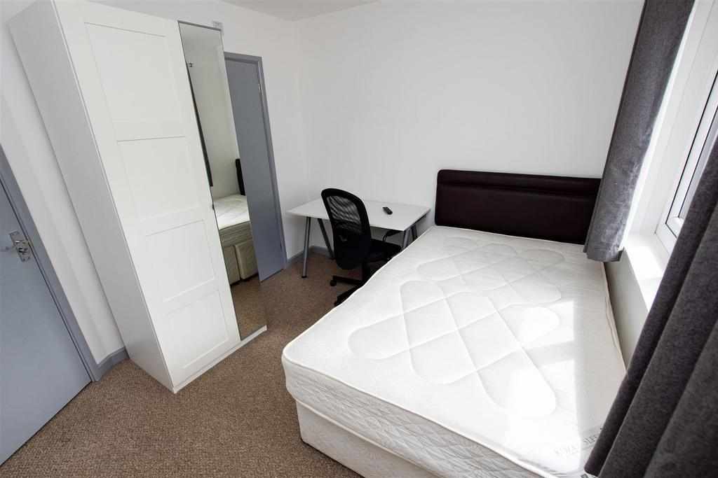 Flat Bournbrook Road in Birmingham
