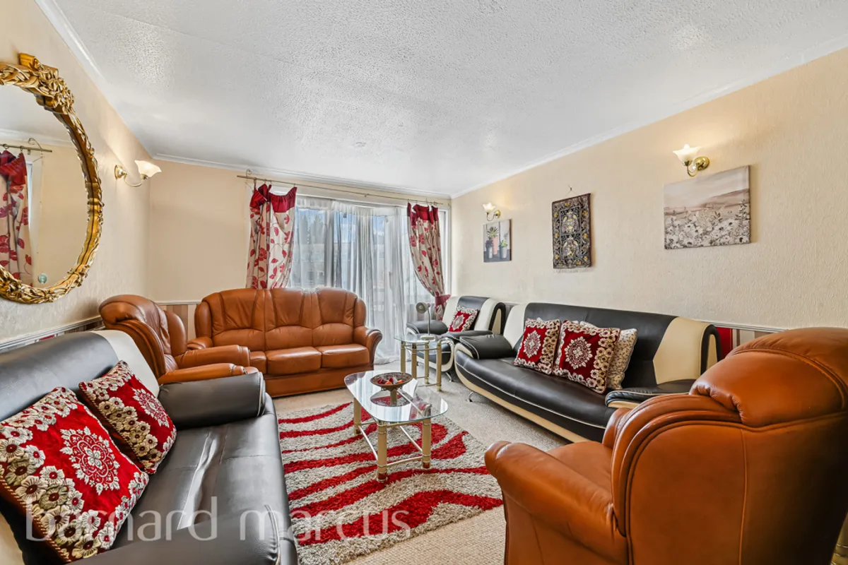 House Gale Close in Greater London