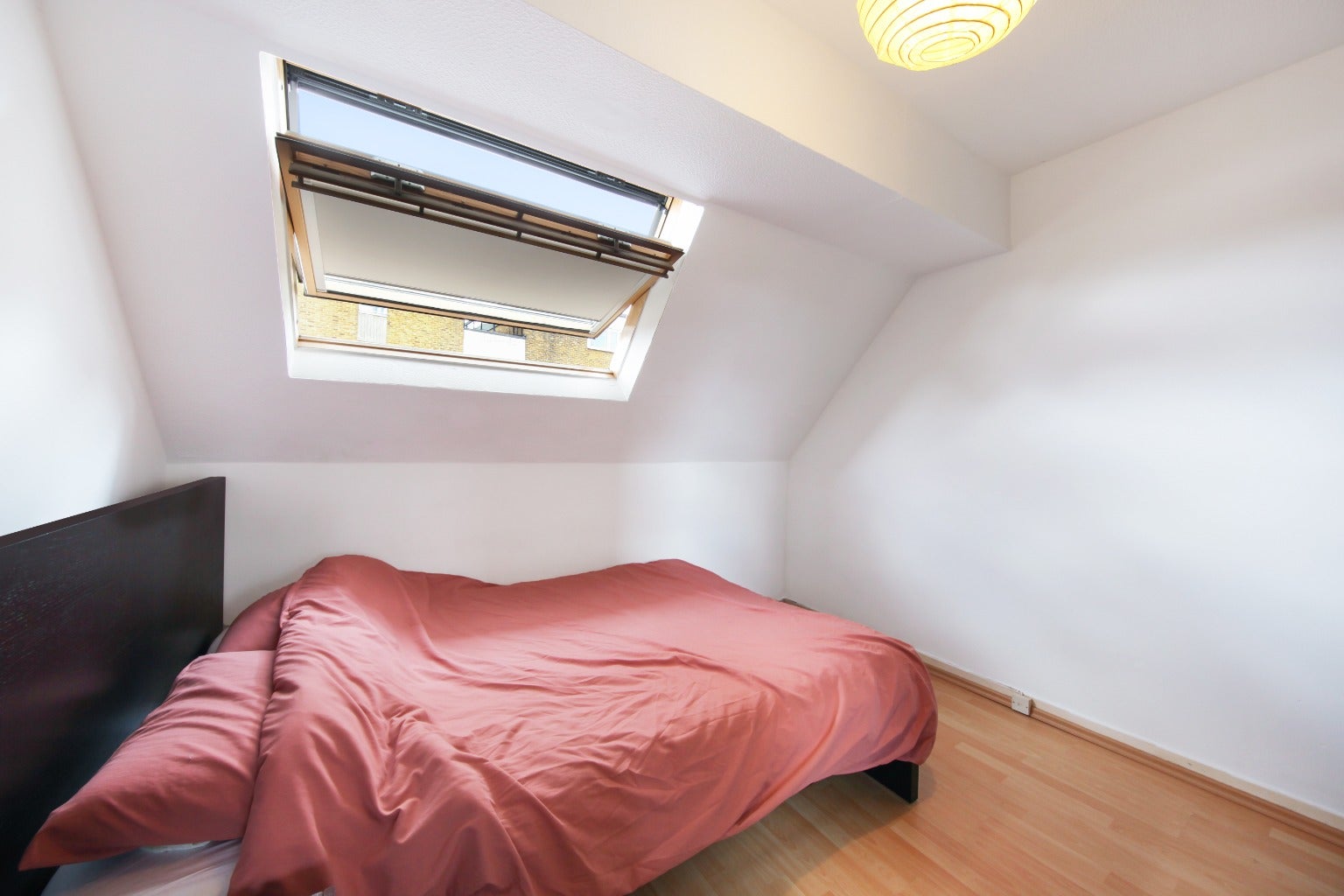 Flat Abbey Gardens in Greater London
