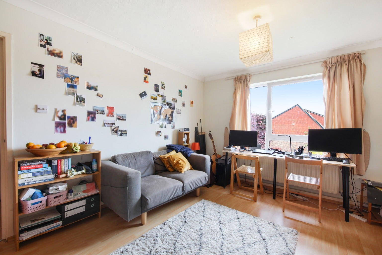 Flat Abbey Gardens in Greater London