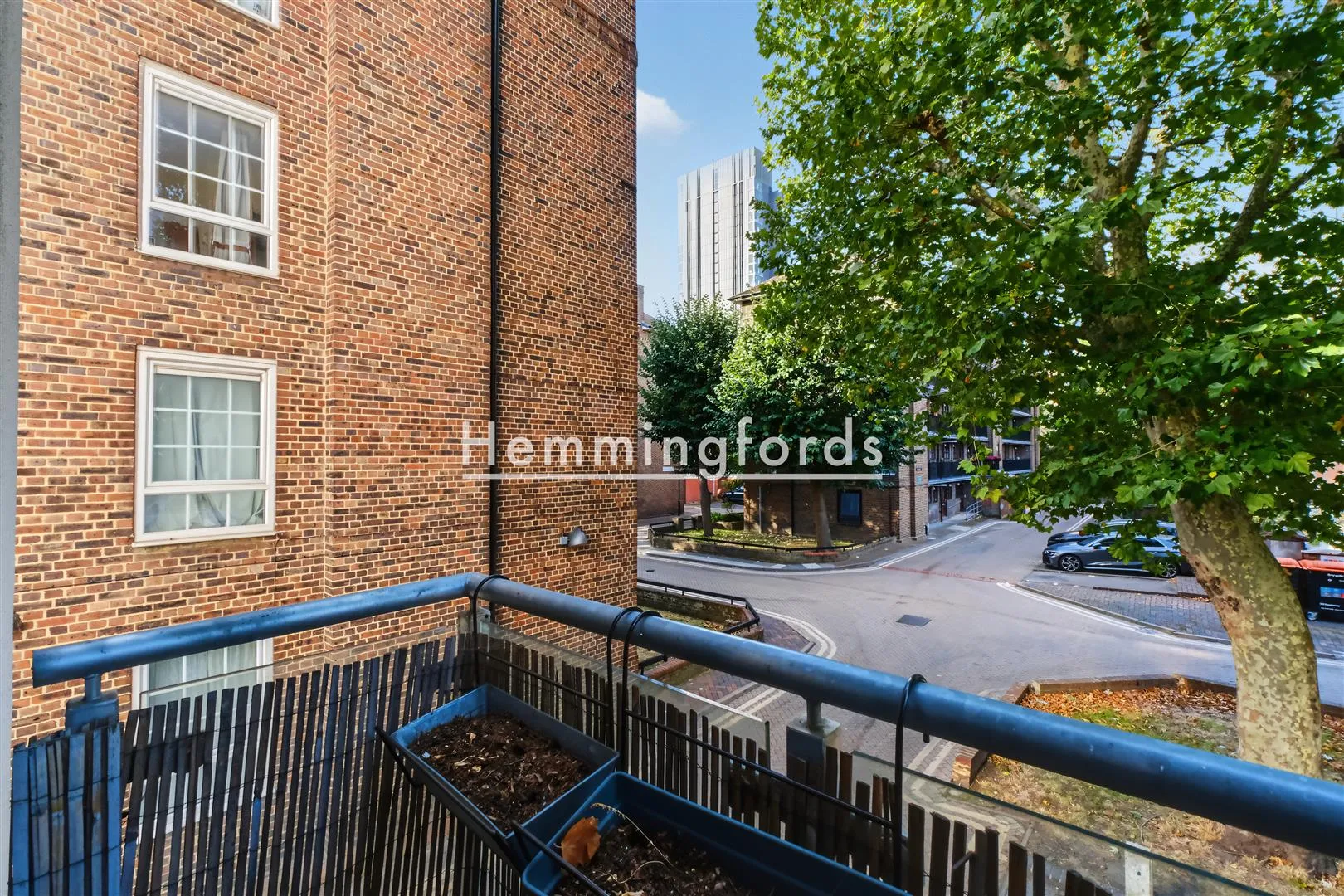 Flat Murray Grove in Greater London