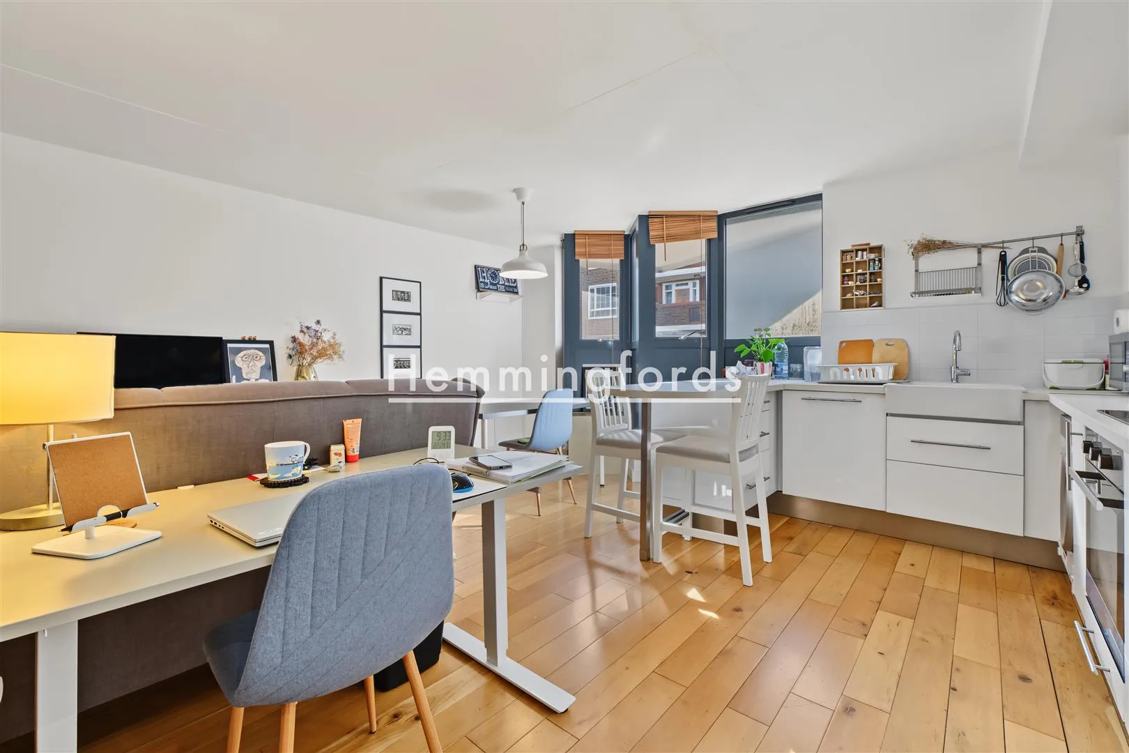 Flat Murray Grove in Greater London