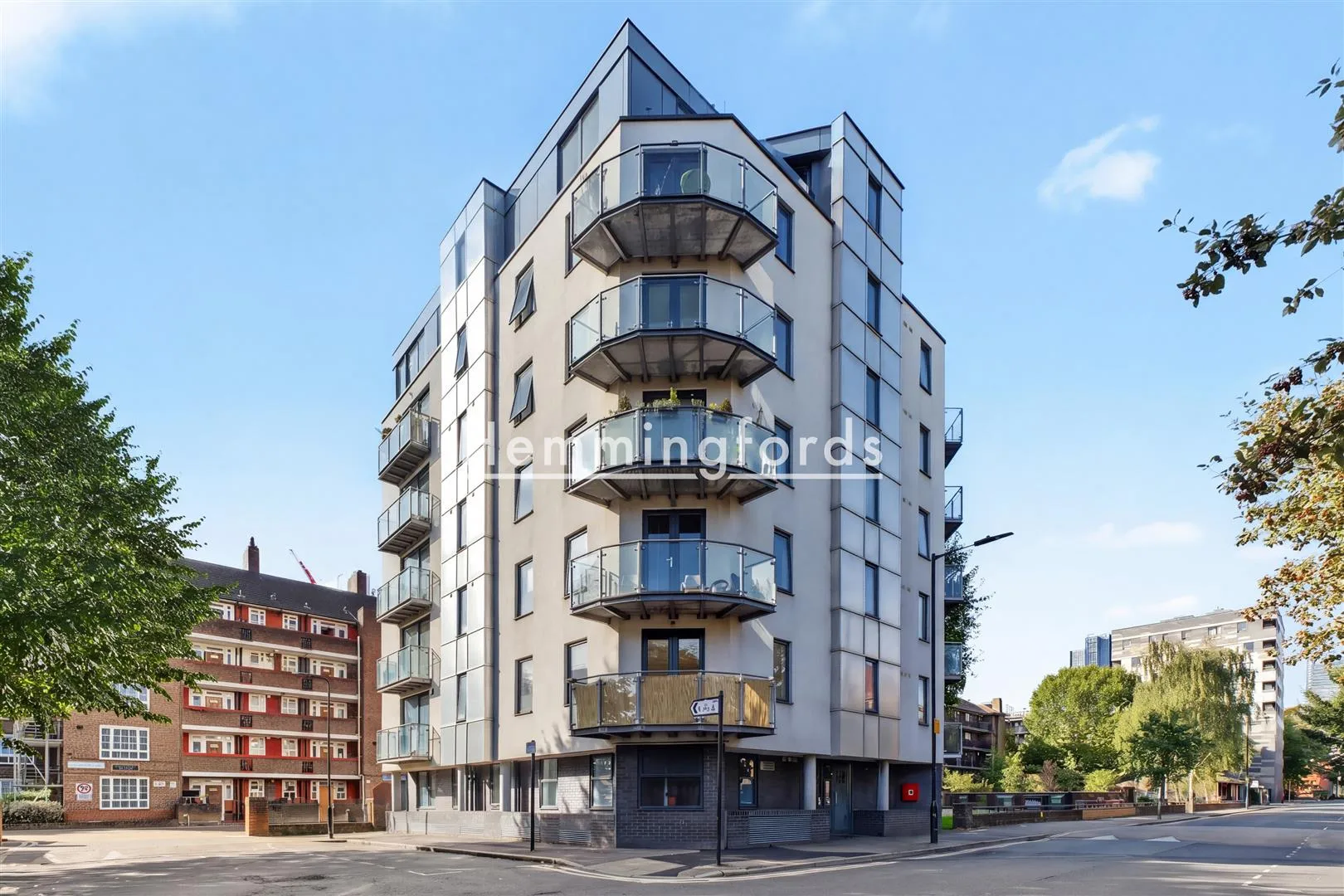 Flat Murray Grove in Greater London