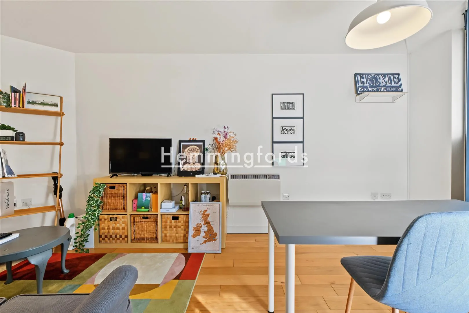Flat Murray Grove in Greater London