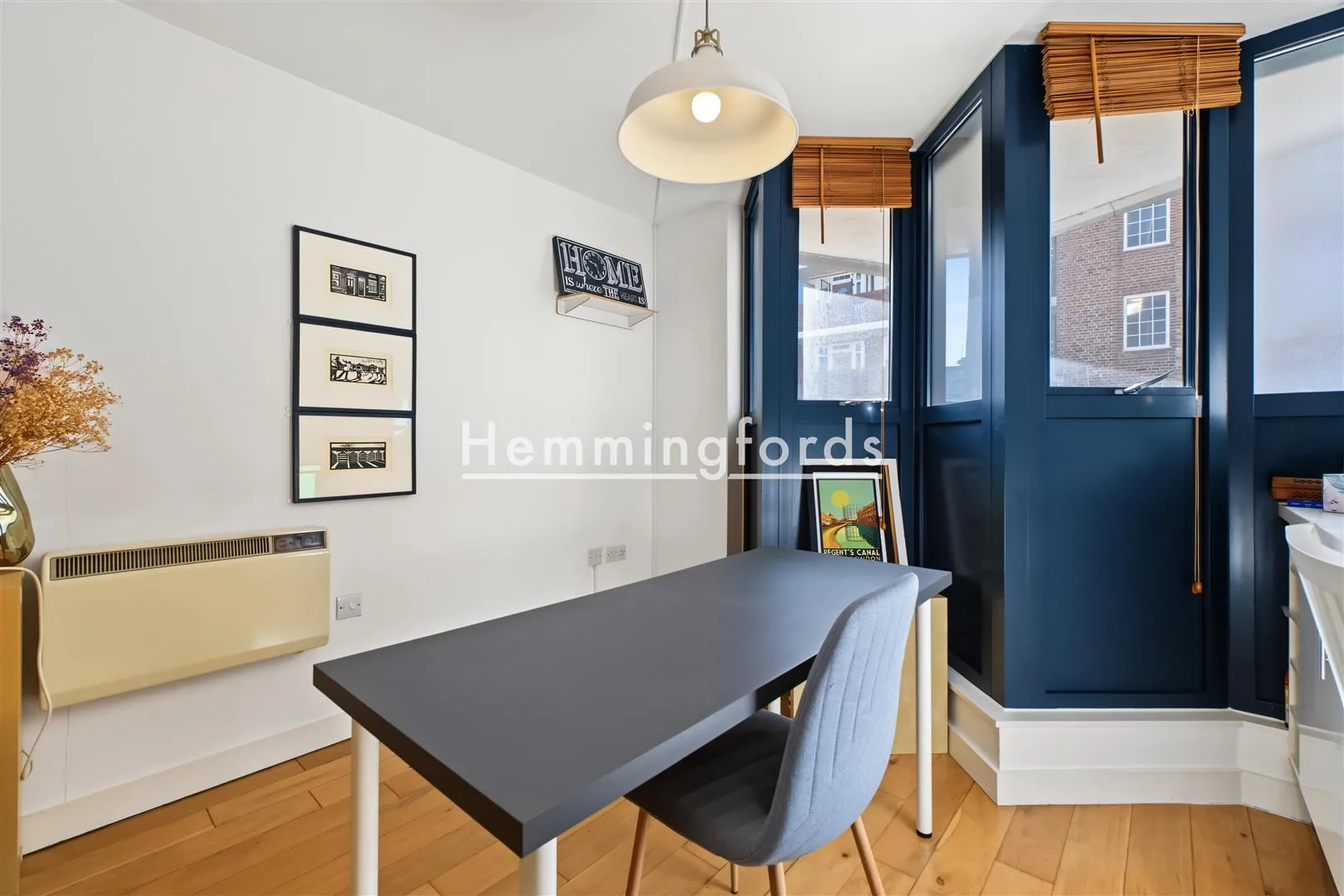 Flat Murray Grove in Greater London