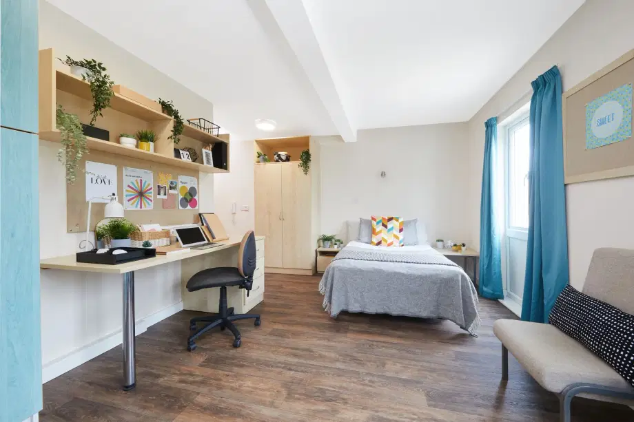 Flat Brunel Close in Exeter