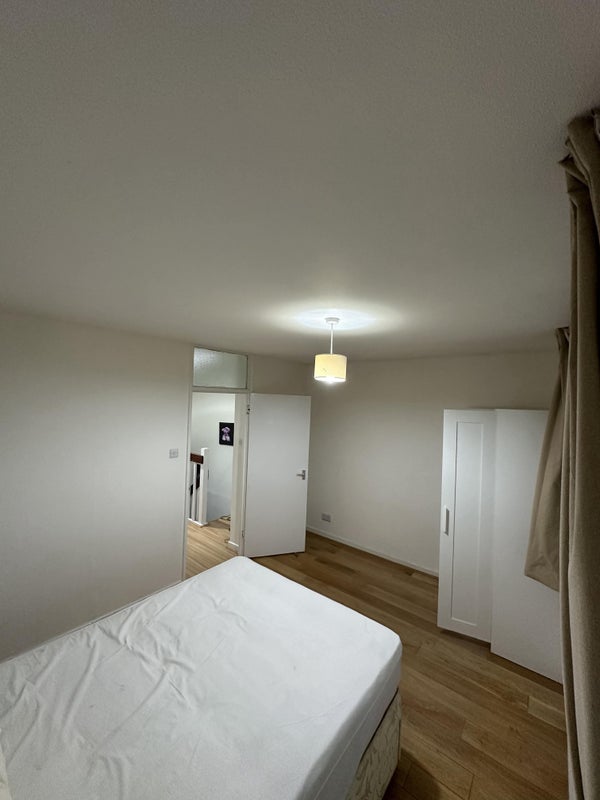 Room Putney Hill in Greater London