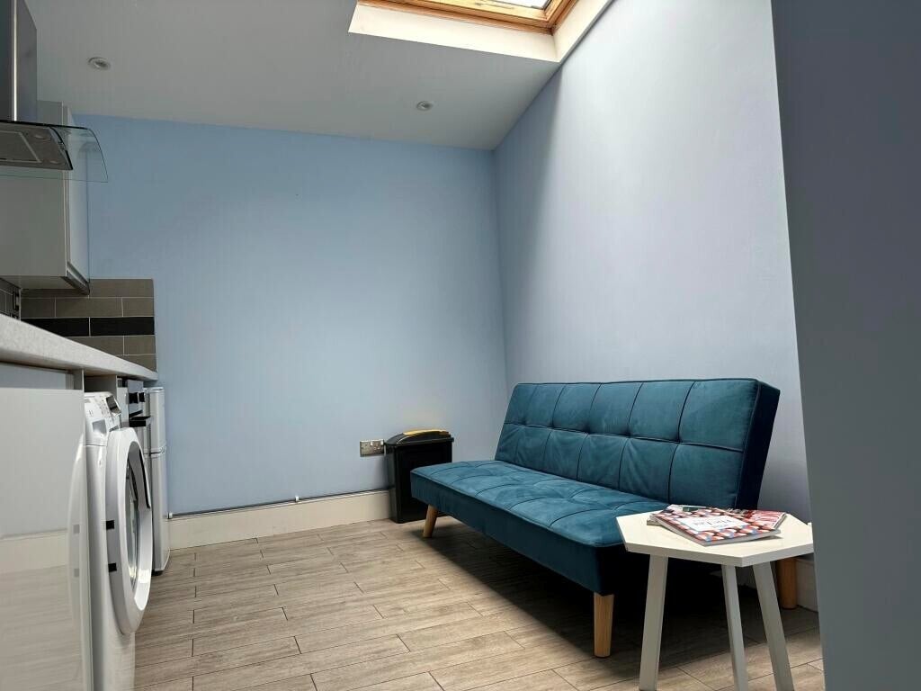 Flat Ullswater Crescent in Greater London