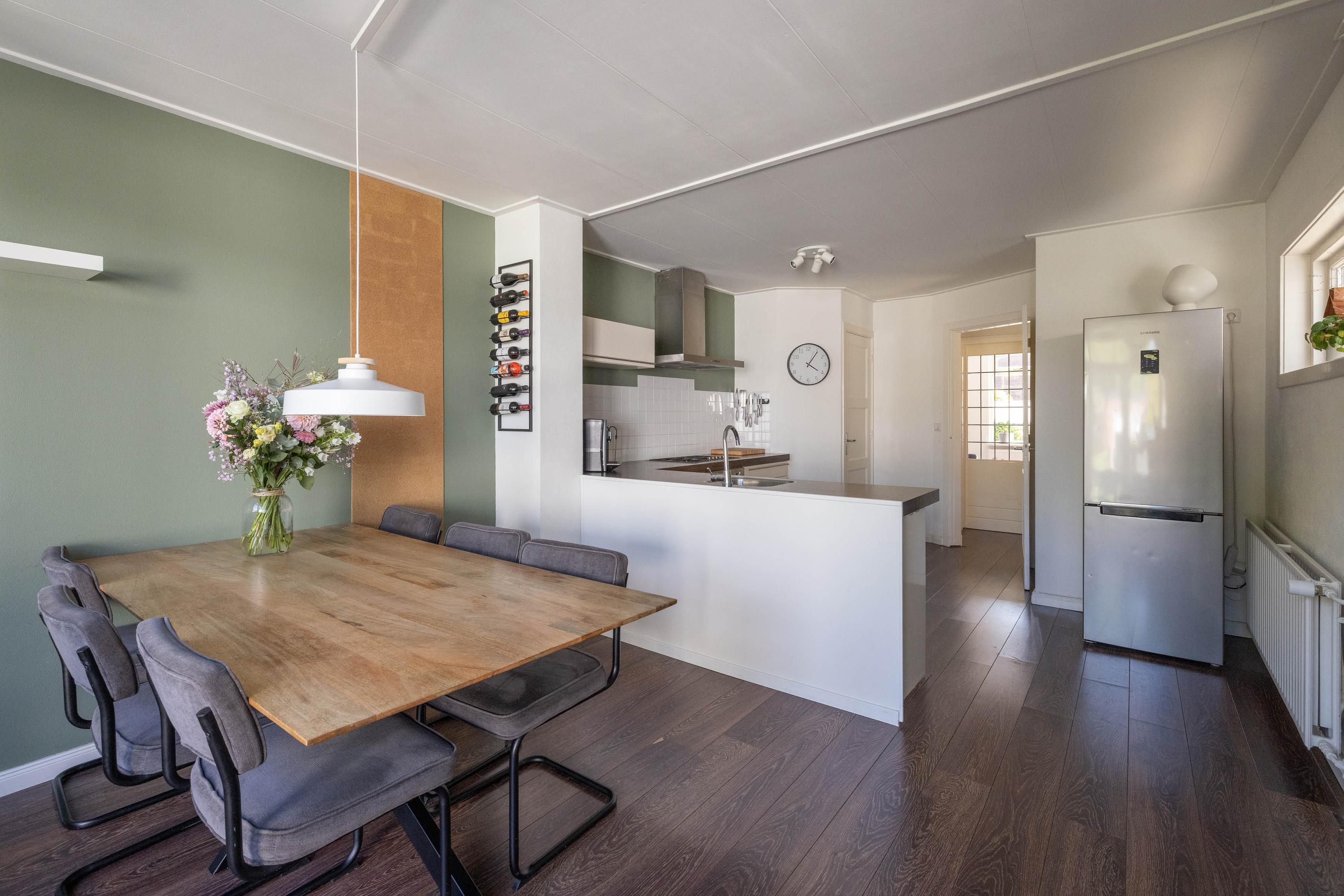 Tussenwoning te koop: Sloetsweg 52, Hengelo