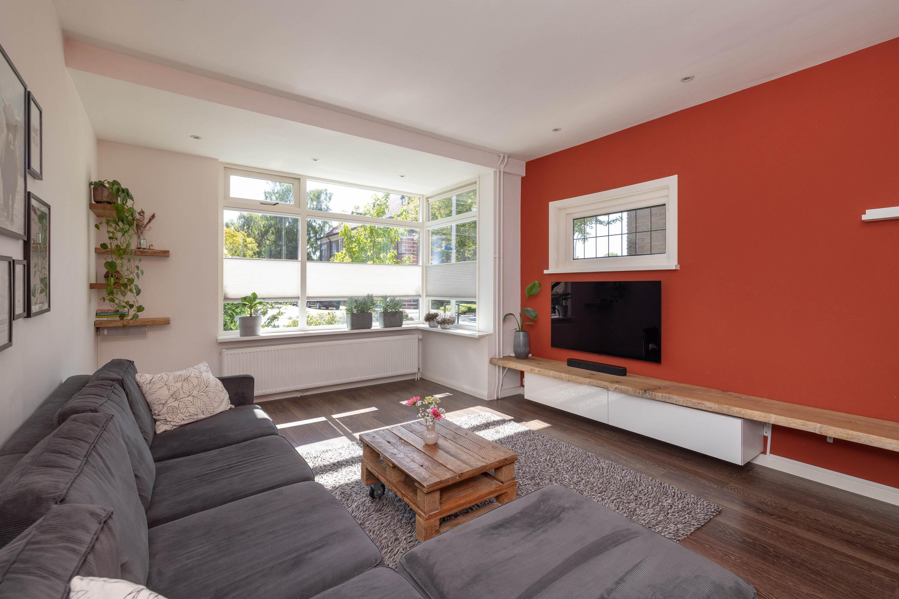 Tussenwoning te koop: Sloetsweg 52, Hengelo