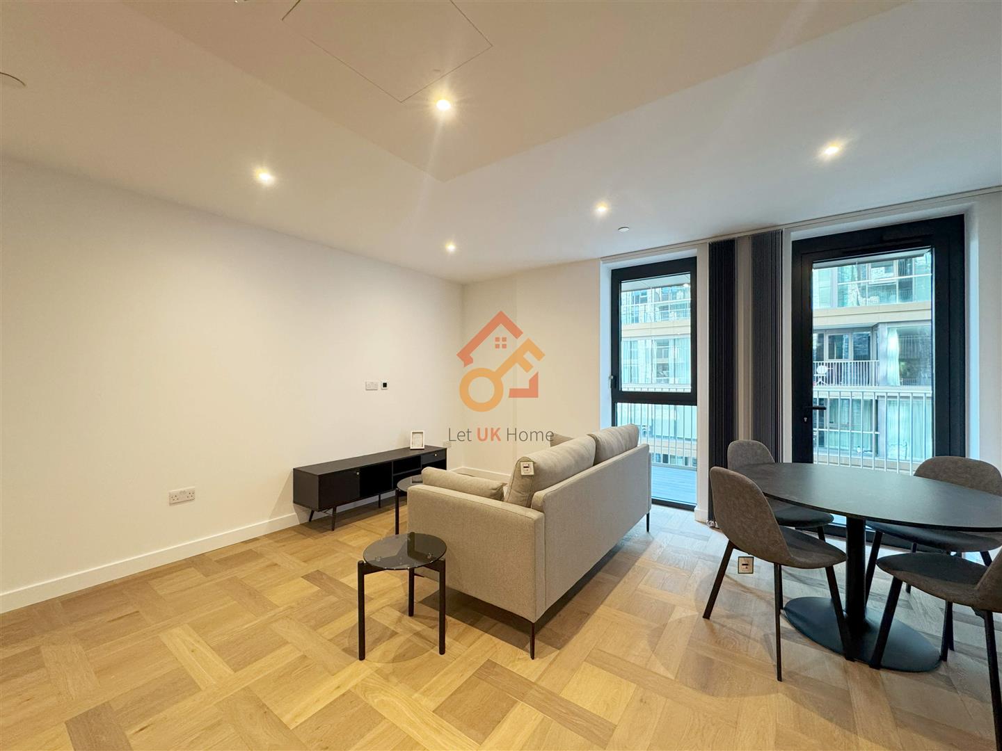 Flat Pennington Quay Walk in Greater London
