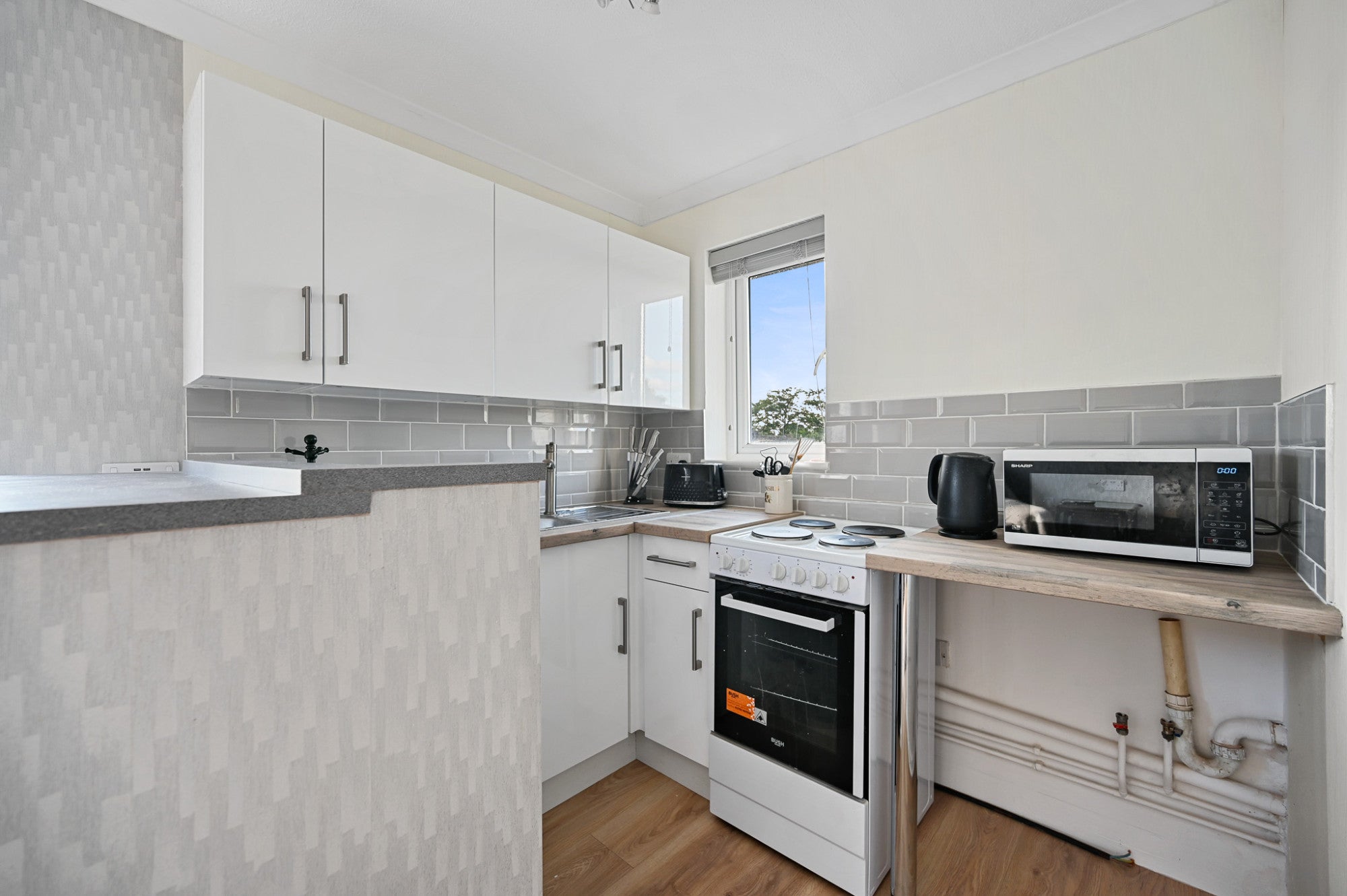 Flat Hindhead Close in Greater London