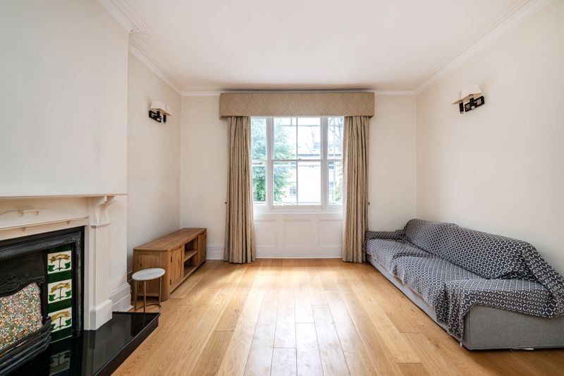 Flat Priory Road in Greater London