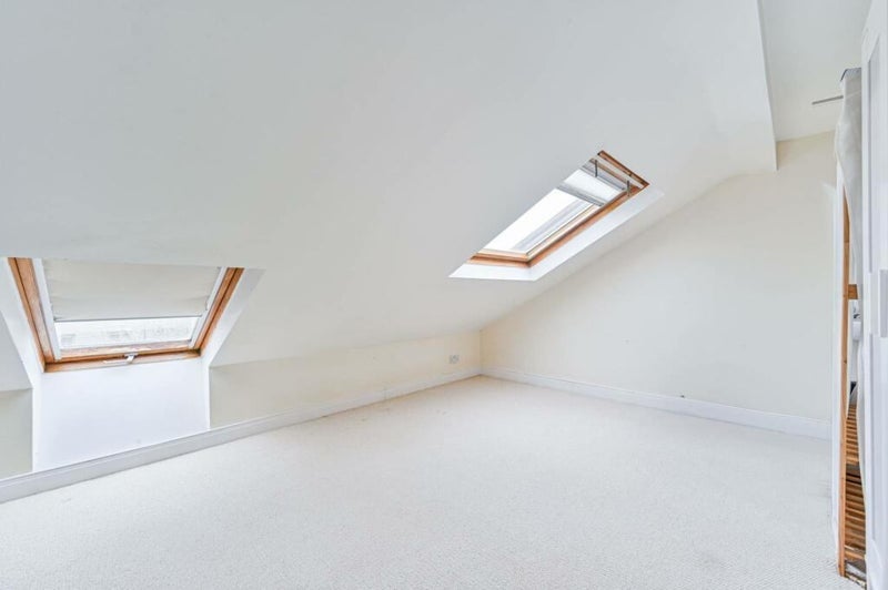 Room Gordon Road in Greater London