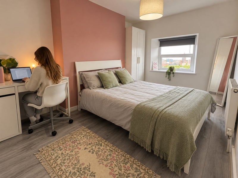 Flat Shelmore Drive in Liverpool