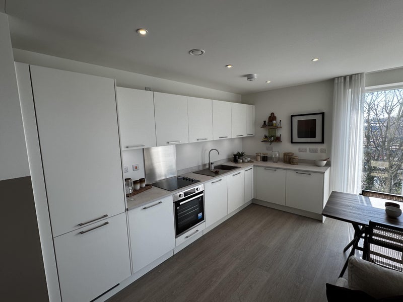 Room Osier Way in Greater London