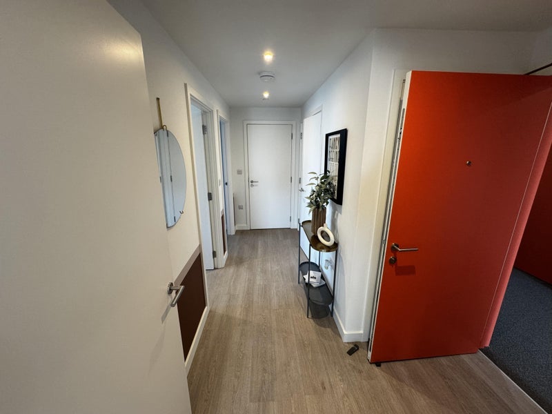 Room Osier Way in Greater London