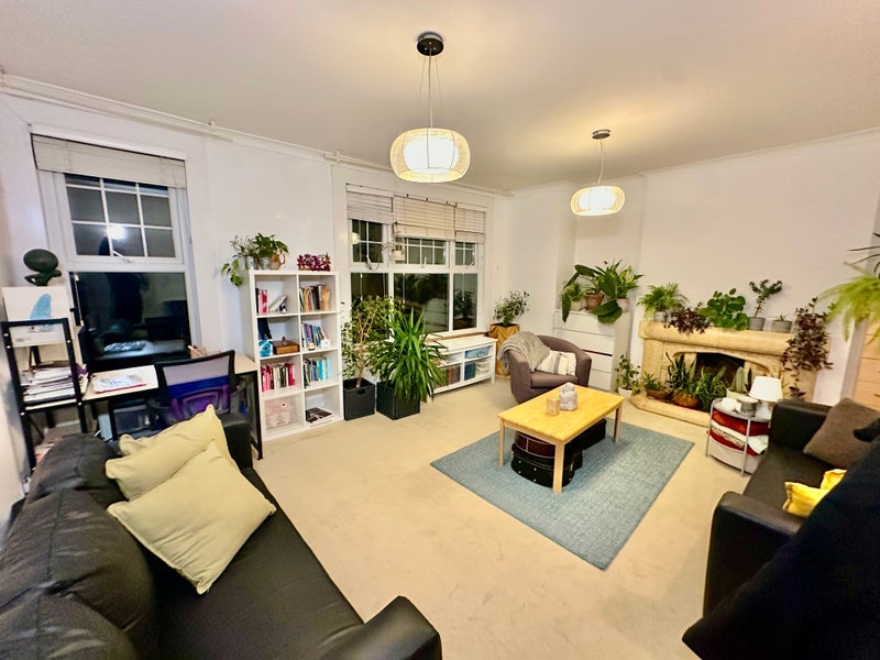 Room Acland Road in Greater London