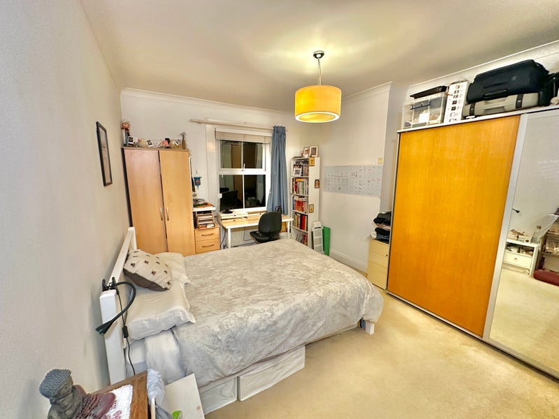 Room Acland Road in Greater London