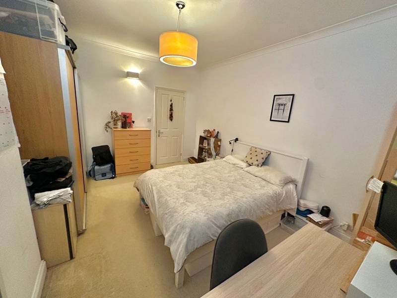 Room Acland Road in Greater London