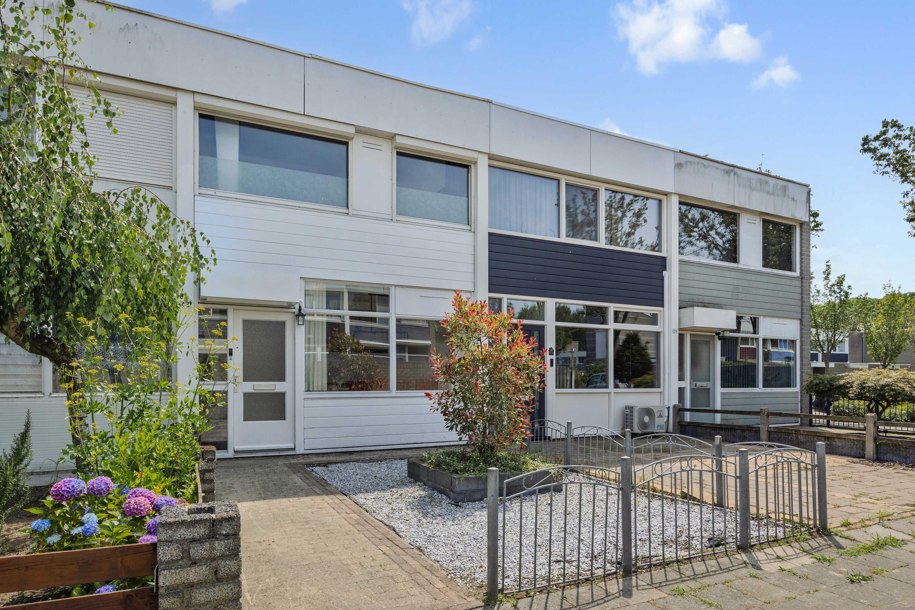 Huis Adonislaan 43 in Helmond