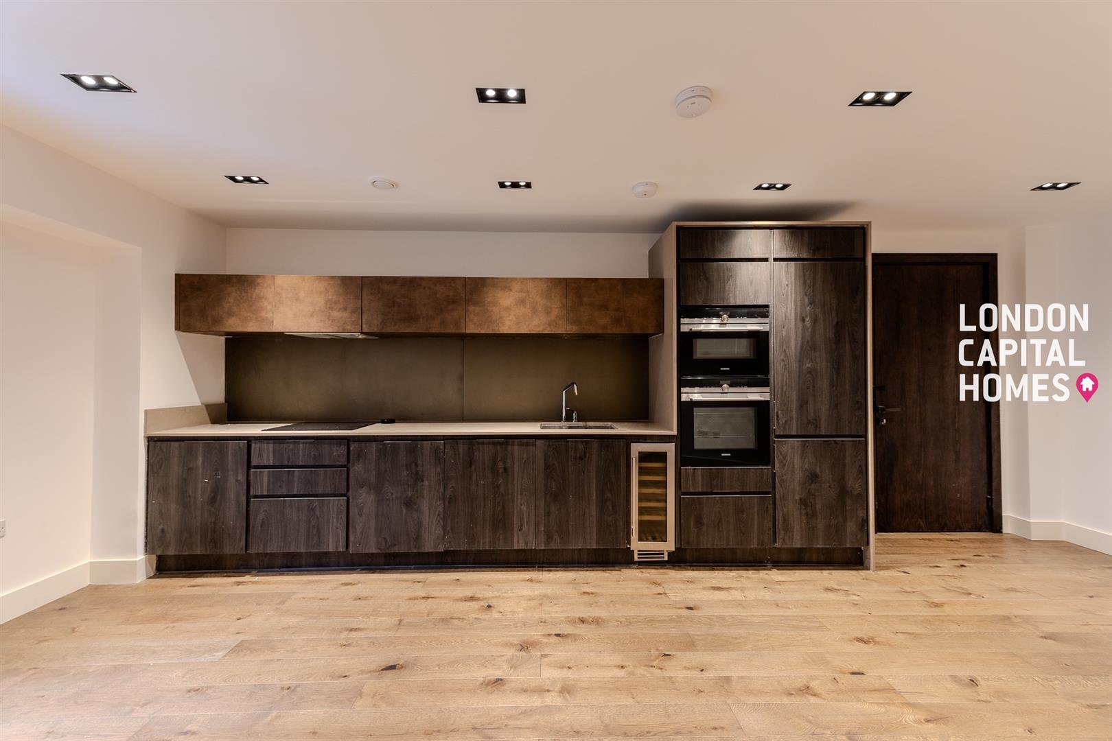 Flat Exchange Gardens in Greater London