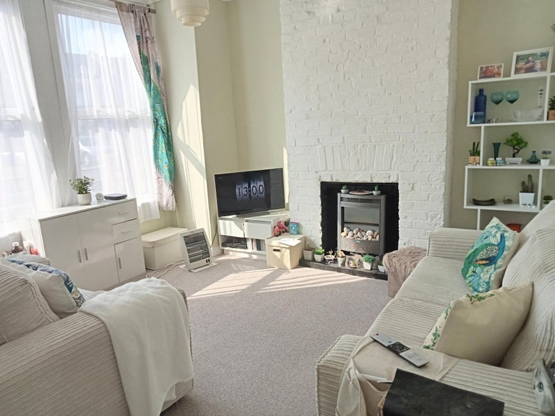Room Merton Road in Greater London