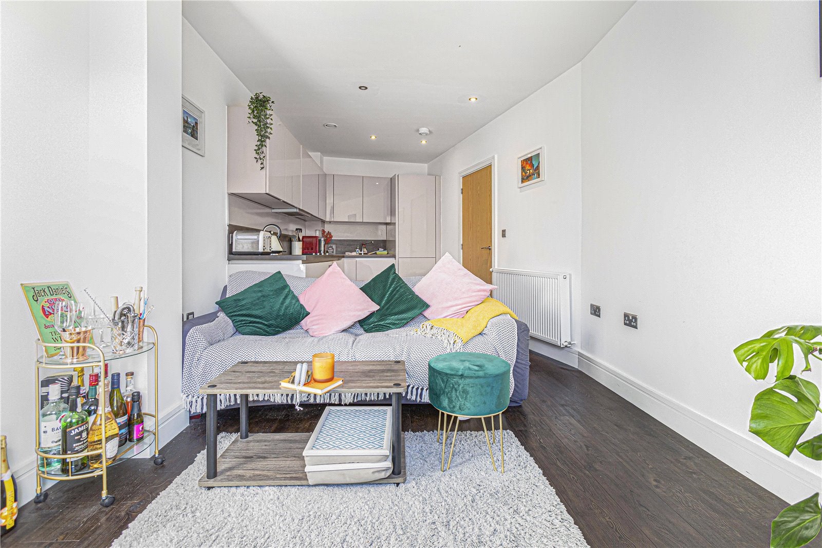 Flat Kingsland High Street in Greater London