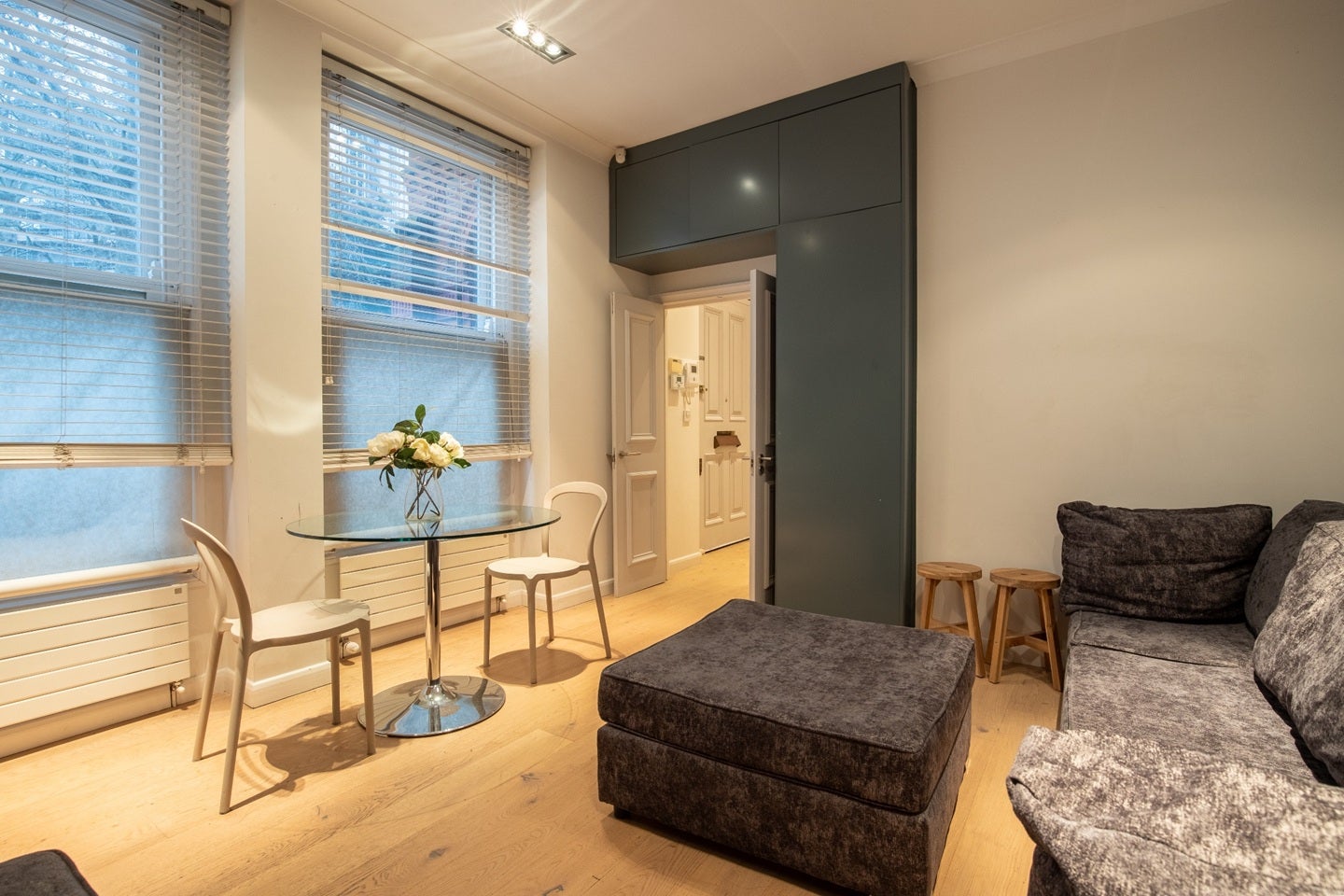 Flat Courtfield Road in Greater London