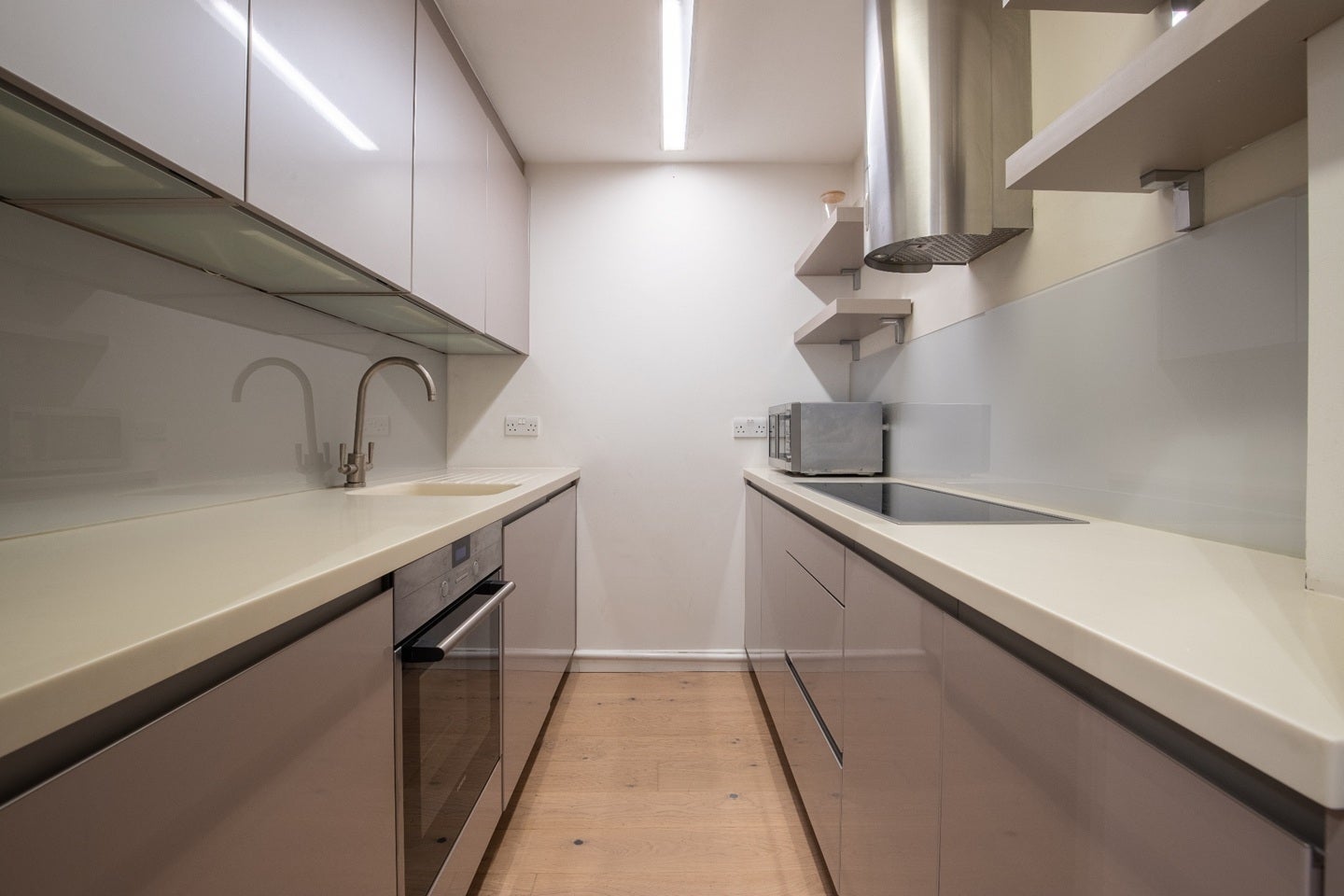 Flat Courtfield Road in Greater London