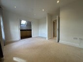 Flat Ascot Road in Holyport