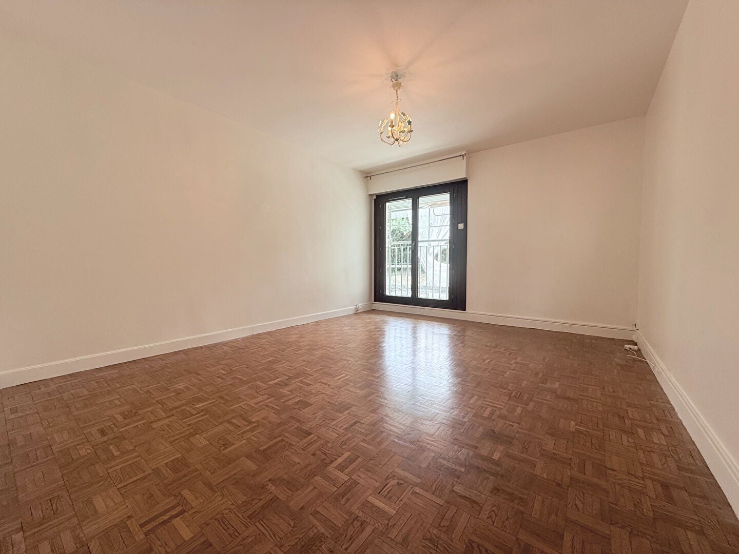 Appartement Allée Jacqueline Auriol à Saint-Cyr-l'École