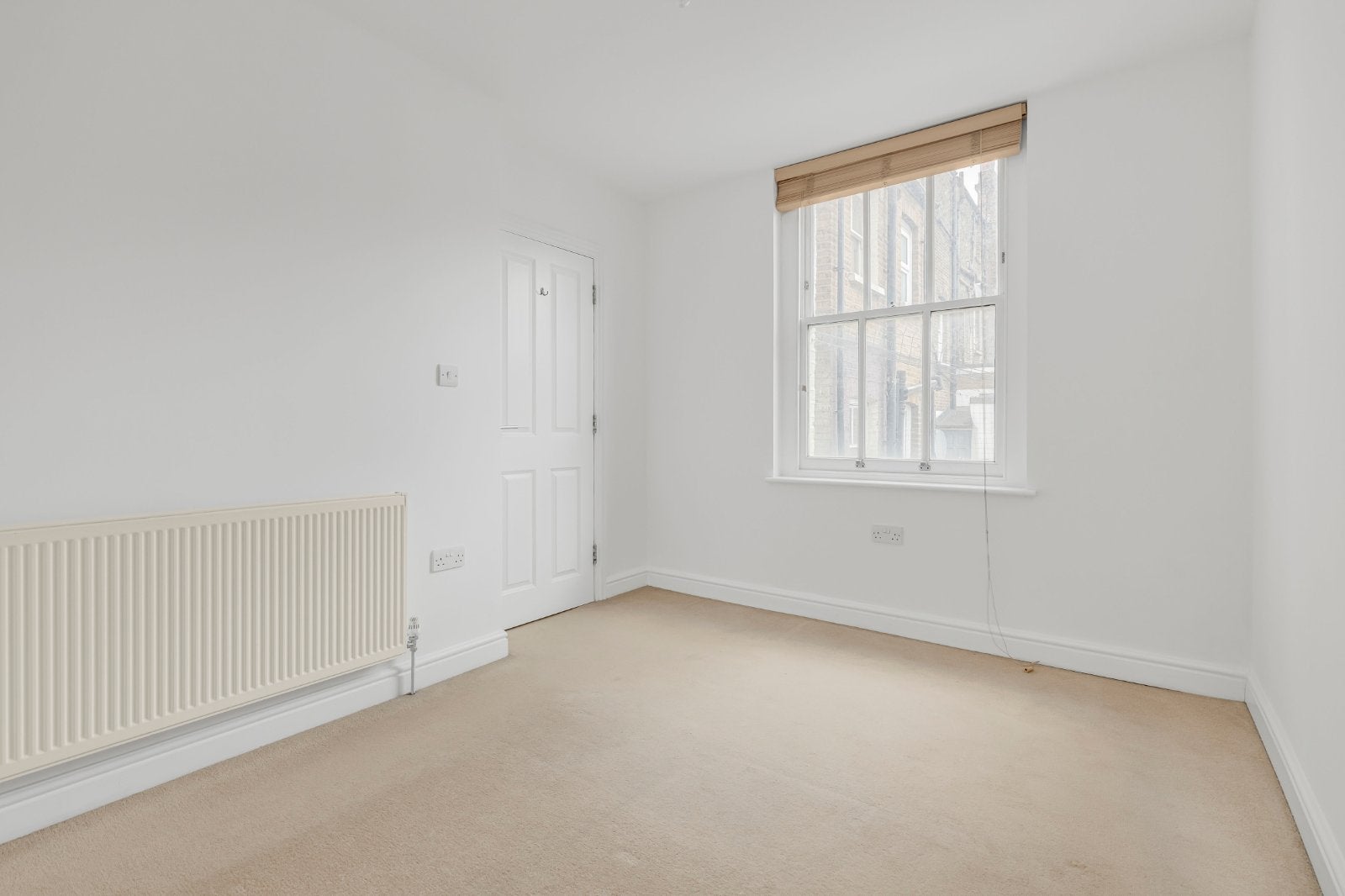 Flat Royal Parade in Greater London