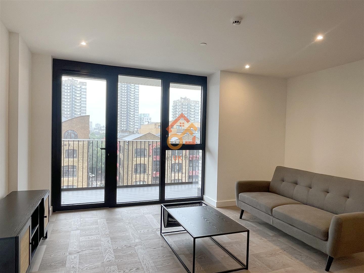 Flat Merino Gardens in Greater London