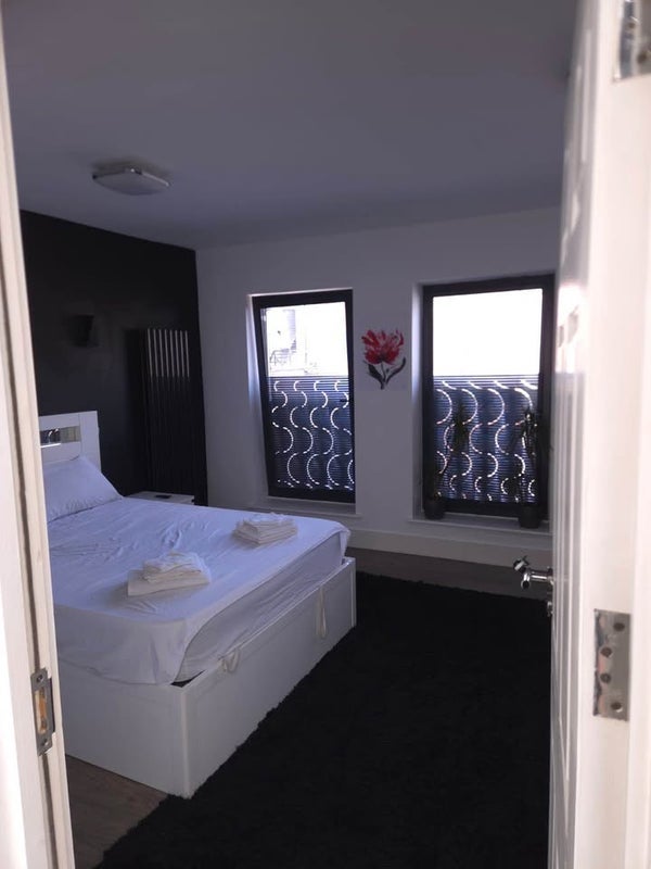 Room Vine Court in Greater London