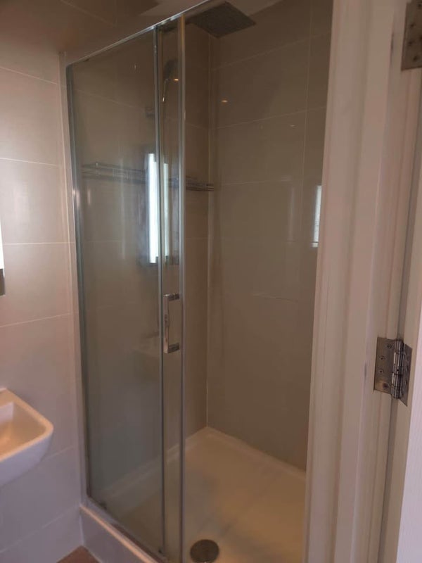 Room Vine Court in Greater London