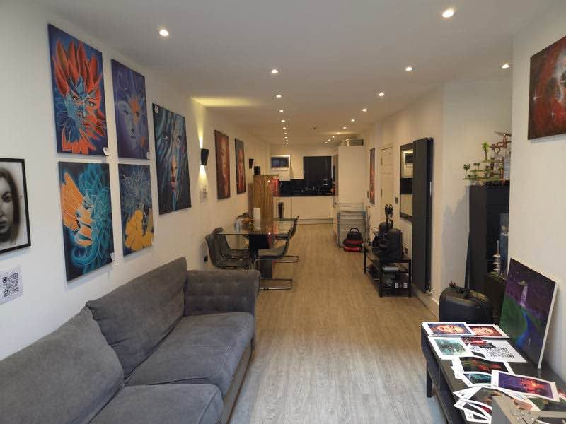 Room Vine Court in Greater London