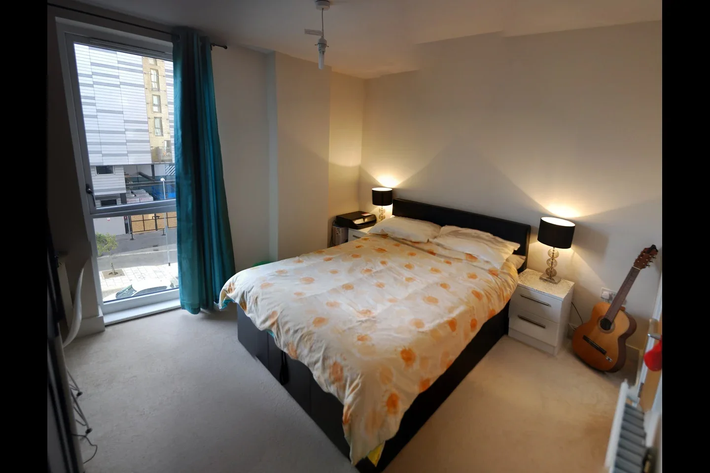 Flat Charcot Road in Greater London