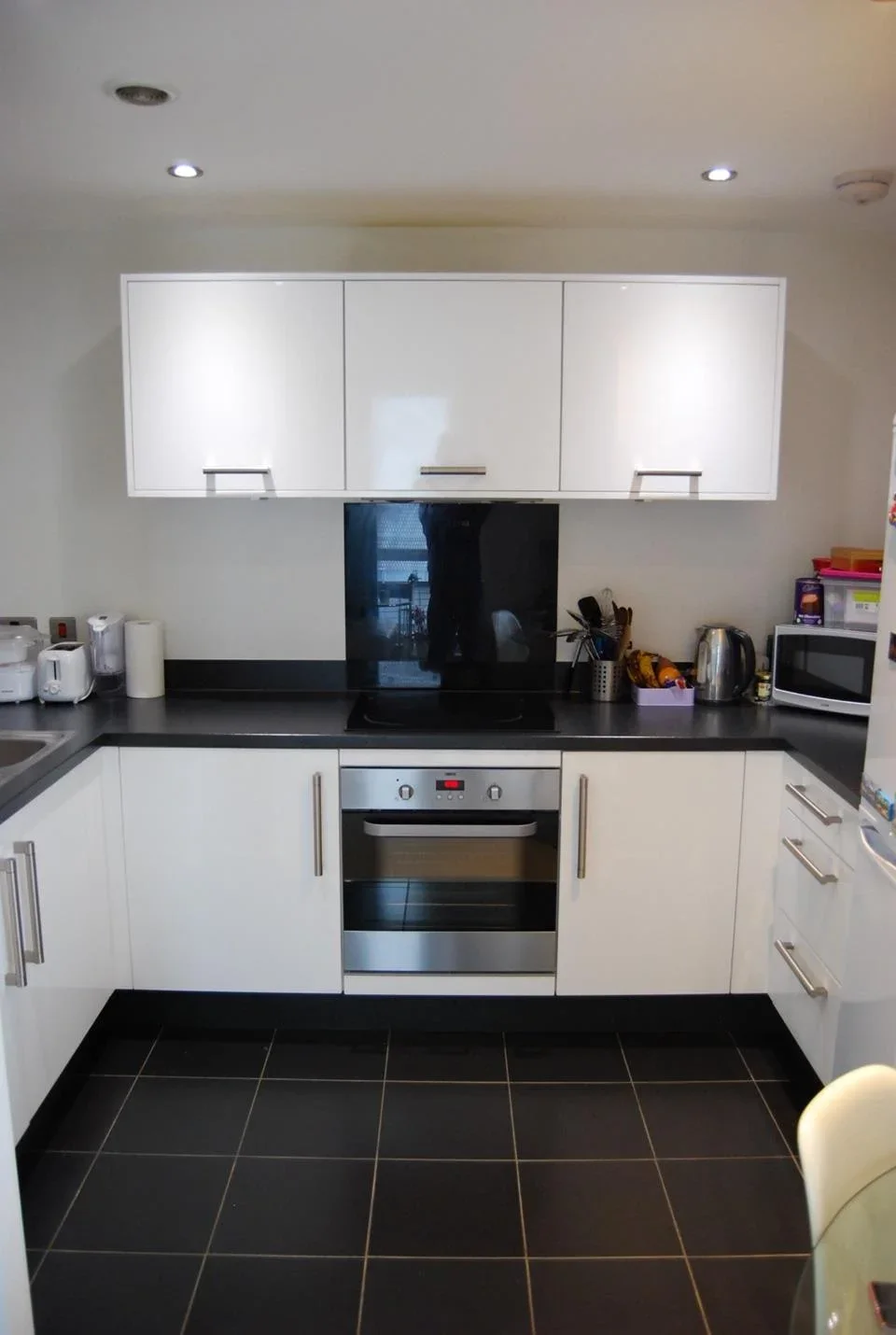 Flat Charcot Road in Greater London