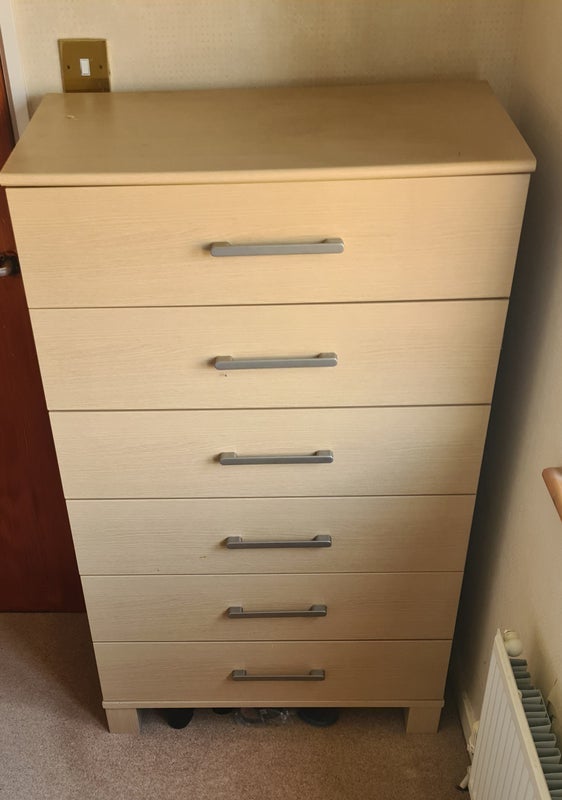 Room Lismore Crescent in Crawley