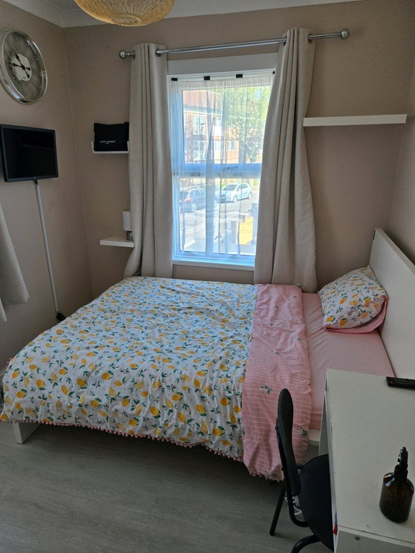 Room Gooseley Lane in Greater London