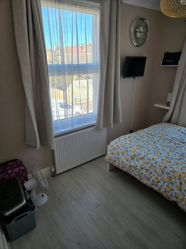 Room Gooseley Lane in Greater London