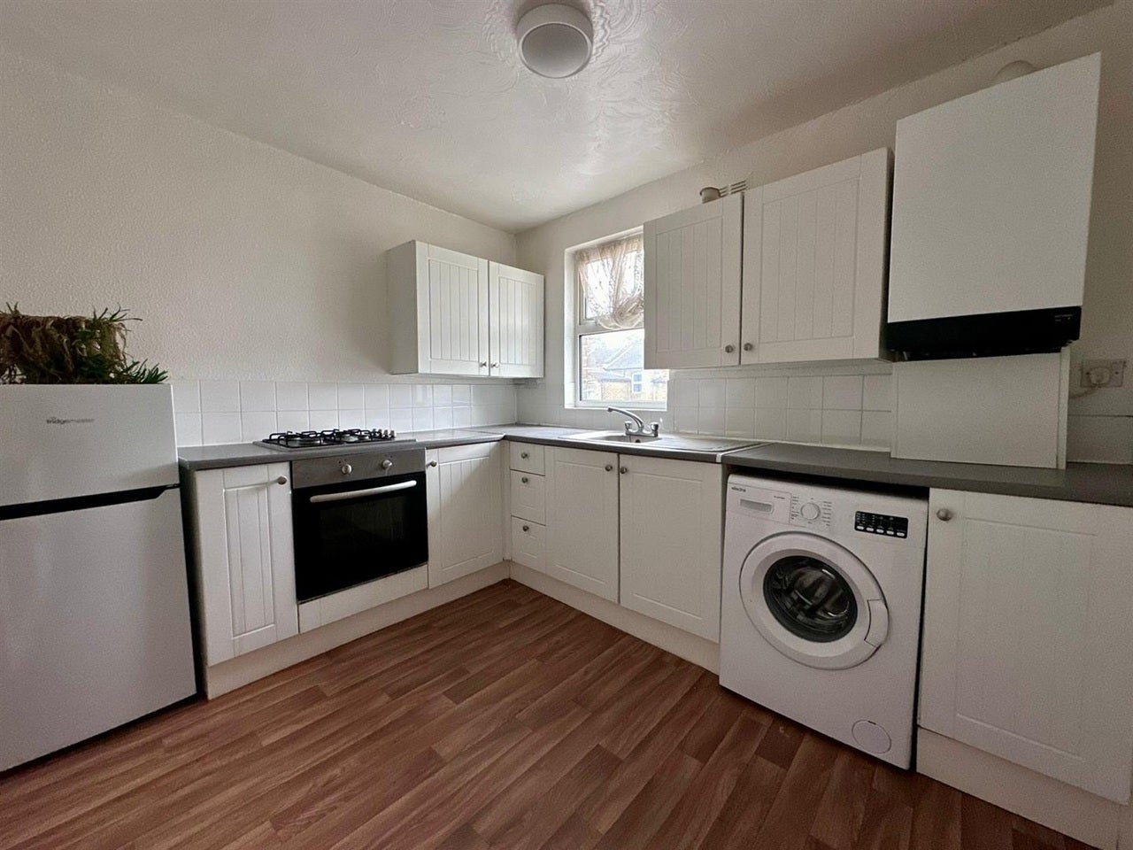 Flat Brookdene Road in Greater London