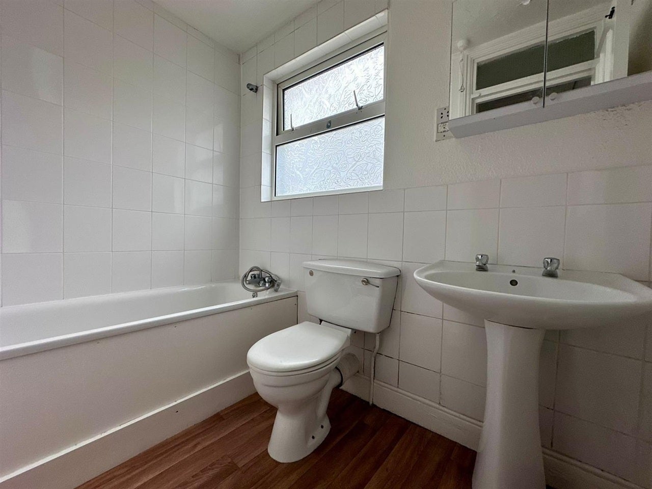 Flat Brookdene Road in Greater London