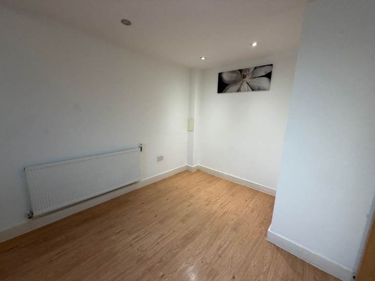 House Pontes Avenue in Greater London