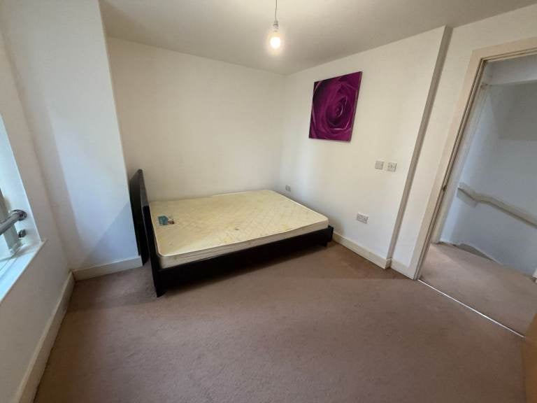House Pontes Avenue in Greater London