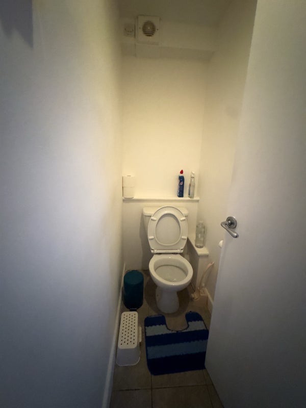 Room Regent's Row in Greater London